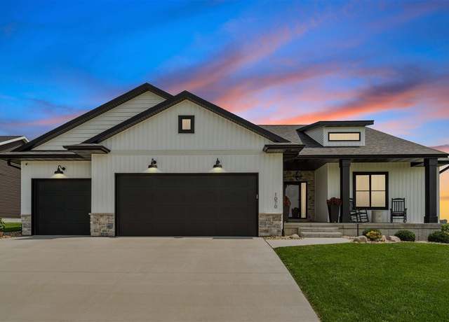 Property at 1070 Sunrise Dr, Ely, IA 52227, 4 beds, 3.5 baths