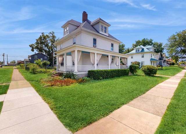 Property at 1401 A Ave Ave NW, Cedar Rapids, IA 52405, 4 beds, 2.5 baths