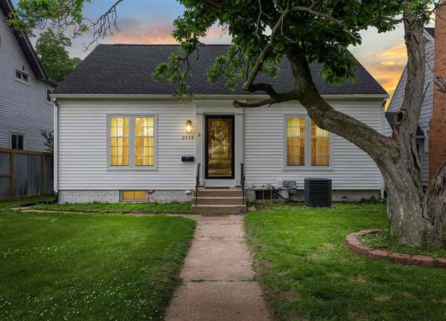 Property at 2518 1st Ave Ave NE, Cedar Rapids, IA 52402, 4 beds, 1.5 baths