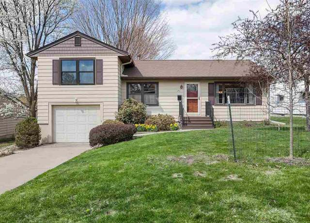 Property at 21 N Lowell St, Iowa City, IA 52245, 3 beds, 2 baths