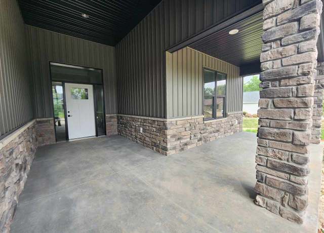 Property at 707 Owen Ct, Tiffin, IA 52340, 5 beds, 3 baths