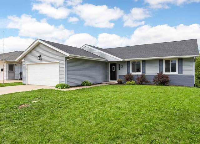 Property at 4812 Montclair Dr Dr NW, Cedar Rapids, IA 52405, 4 beds, 3 baths