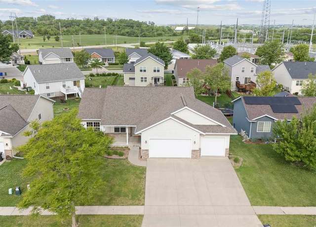 Property at 1016 Koudsi Blvd Blvd NW, Cedar Rapids, IA 52405, 3 beds, 3 baths