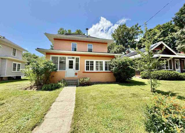 Property at 423 S 7th Ave, Iowa City, IA 52245, 3 beds, 2 baths