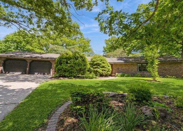 Property at 9 Penn Cir, Iowa City, IA 52245, 3 beds, 2.5 baths