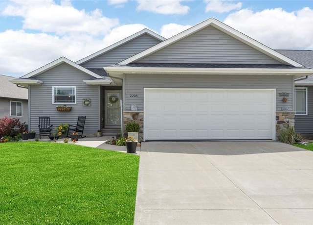 Property at 2205 Snapdragon Cir, Cedar Rapids, IA 52404, 3 beds, 3 baths