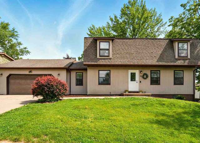 Property at 66 Amhurst St, Iowa City, IA 52245, 3 beds, 2 baths