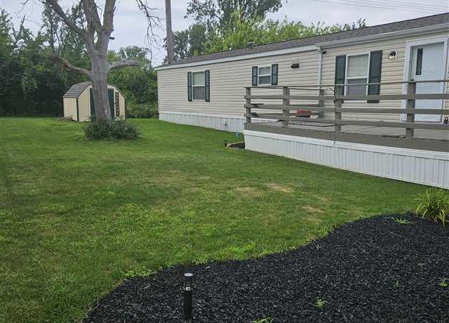 Property at 433 Duke St St SW, Cedar Rapids, IA 52404, 3 beds, 2 baths