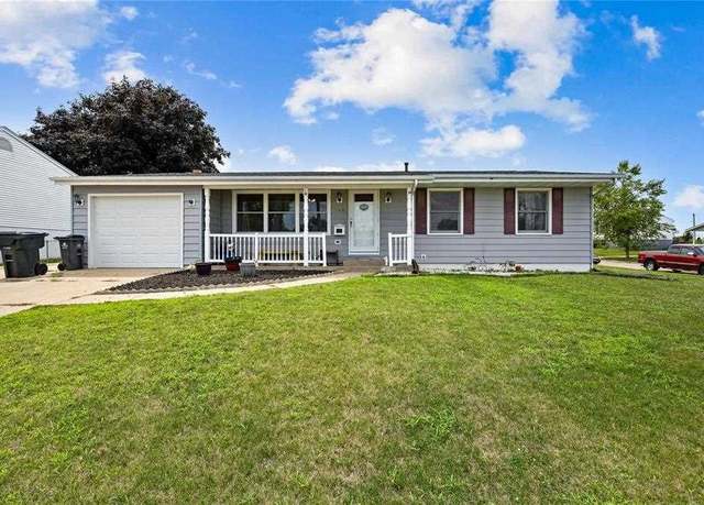 Property at 200 Drexel Dr Dr SW, Cedar Rapids, IA 52404, 4 beds, 2 baths