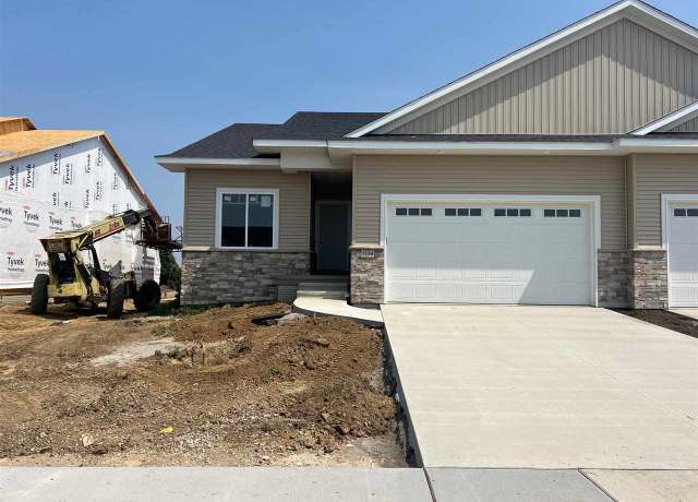 Property at 1230 Berkshire Ln, North Liberty, IA 52317, 4 beds, 3 baths