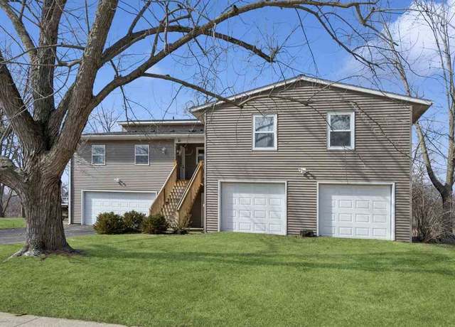 Property at 701 Normandy Dr, Iowa City, IA 52246, 5 beds, 2.5 baths