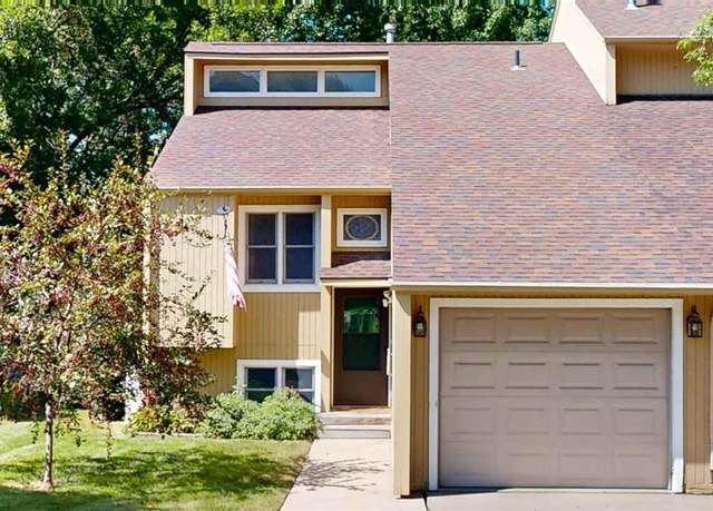 Property at 2050 South Ridge Dr, Coralville, IA 52241, 3 beds, 2 baths
