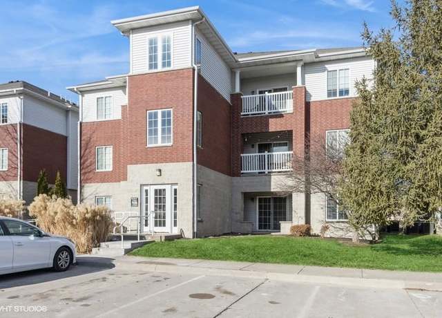 Property at 4345 York Pl, Iowa City, IA 52245, 2 beds, 1 bath