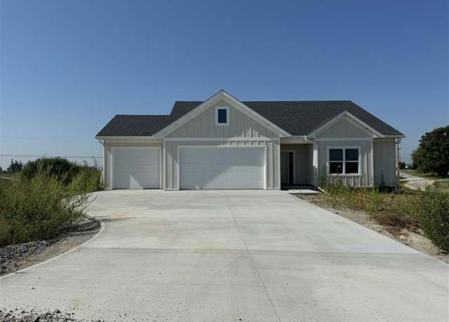 Property at 2015 Redtop Ct SW, Kalona, IA 52247, 4 beds, 3 baths