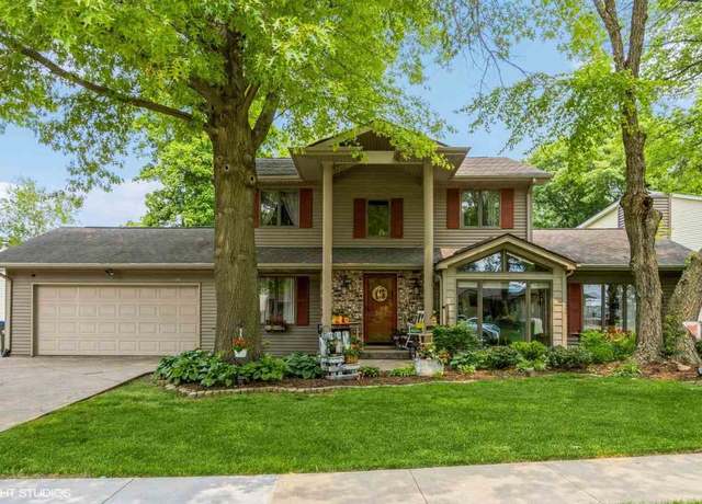 Property at 1232 Oakes Dr, Iowa City, IA 52245, 5 beds, 3.5 baths