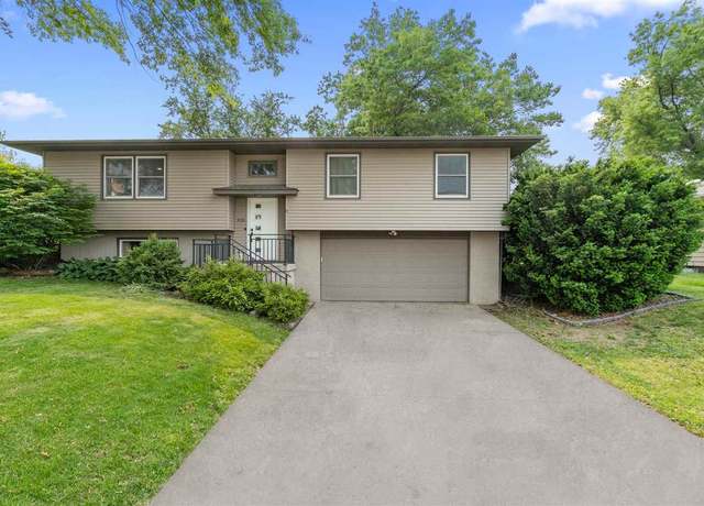 Property at 315 Westgate St, Iowa City, IA 52246, 3 beds, 2.5 baths