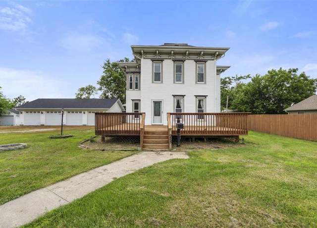 Property at 925 Reed St, Grinnell, IA 50112, 3 beds, 2 baths
