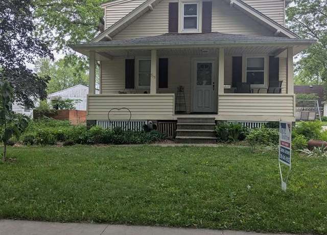 Property at 515 3rd Ave, Iowa City, IA 52245, 5 beds, 2.5 baths