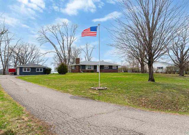 Property at 1005 Rolling Glen Dr, Marion, IA 52302, 3 beds, 2 baths