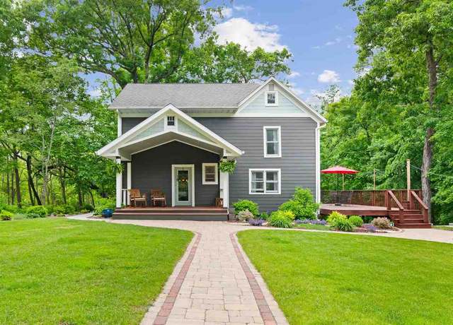 Property at 2247 NE Sugar Bottom Rd, Solon, IA 52333, 4 beds, 3.5 baths