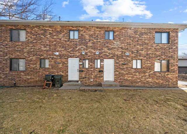 Property at 1111 and 1115 Hollywood Blvd, Iowa City, IA 52240, 2 baths