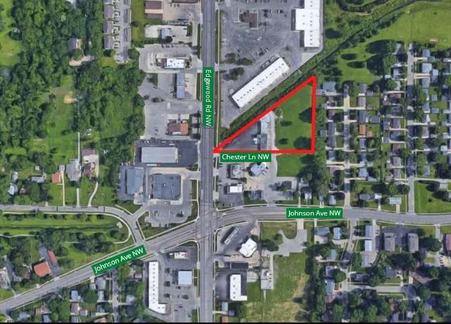 Property at 327 NW Edgewood Rd, Cedar Rapids, IA 52405