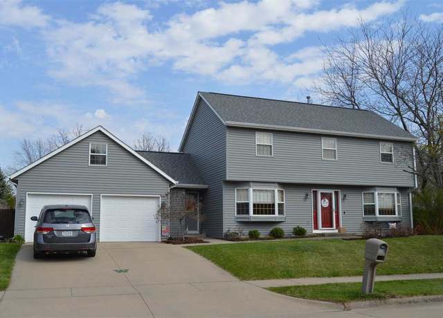 Property at 1382 Santa Fe Dr, Iowa City, IA 52246, 4 beds, 2.5 baths