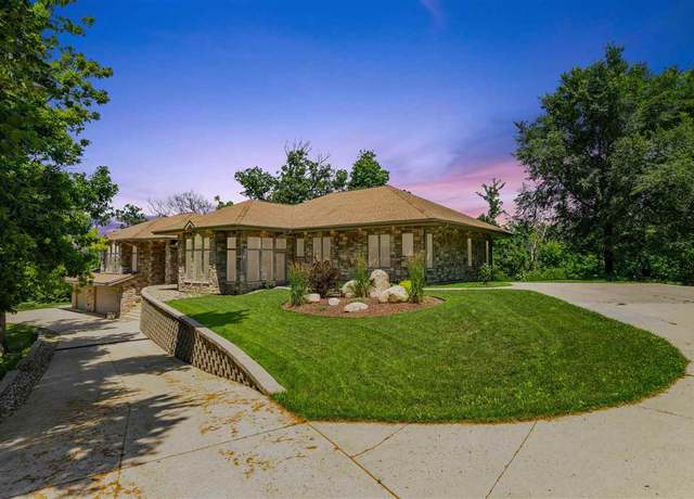 Property at 3140 Carroll Dr Dr SE, Cedar Rapids, IA 52403, 4 beds, 3 baths