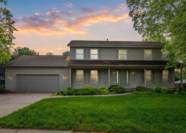Property at 7604 Princeton Dr Dr NE, Cedar Rapids, IA 52402, 4 beds, 2.5 baths
