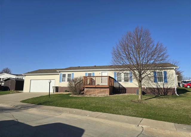 Property at 843 Basswood Ln, Iowa City, IA 52246, 3 beds, 2 baths