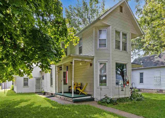 Property at 204 S Center St, Lone Tree, IA 52755, 3 beds, 1.5 baths