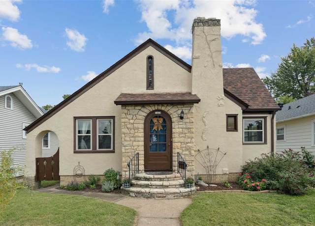 Property at 2419 C Ave Ave NE, Cedar Rapids, IA 52402, 3 beds, 1 bath