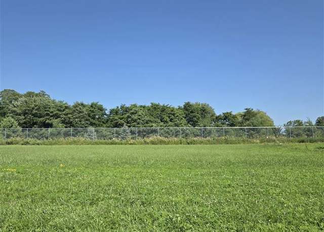 Property at 1404 Tamarack Trl, Iowa City, IA 52245
