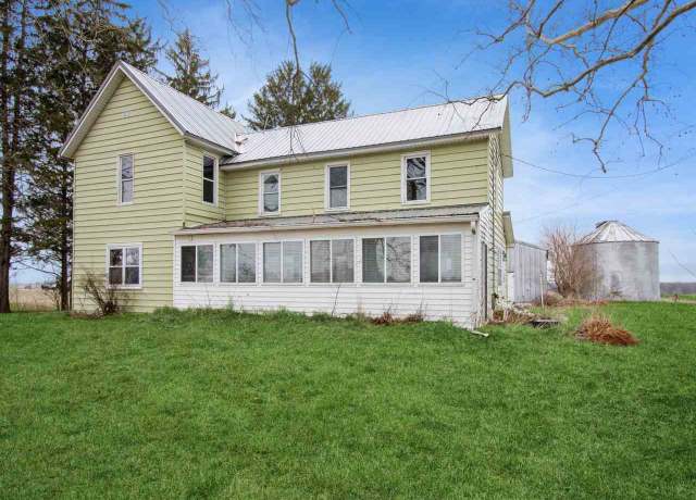 Property at 185 Cedar Muscatine Rd, West Branch, IA 52358, 4 beds, 3 baths