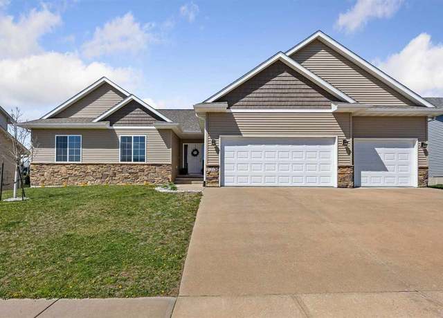Property at 1218 Langenberg Ave, Iowa City, IA 52240, 5 beds, 3 baths