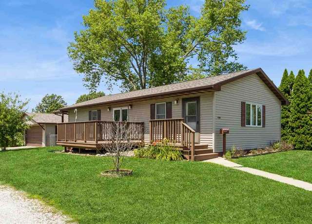 Property at 610 7th Ave, Belle Plaine, IA 52208, 3 beds, 2 baths