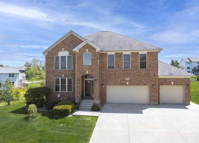 Property at 1032 Prairie Grass Ln, Iowa City, IA 52246, 5 beds, 3 baths