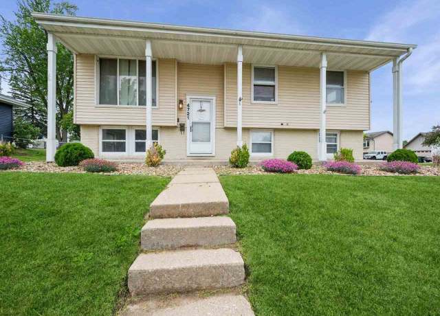 Property at 4721 NE Pine View Dr, Cedar Rapids, IA 52402, 4 beds, 2 baths