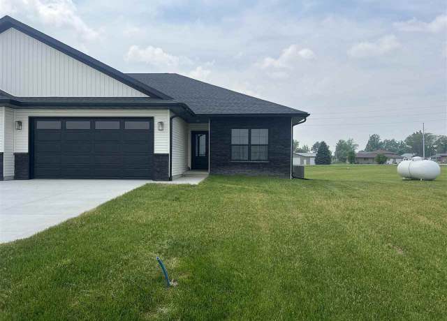 Property at 5017 Bluestem St SW, Kalona, IA 52247, 4 beds, 3 baths