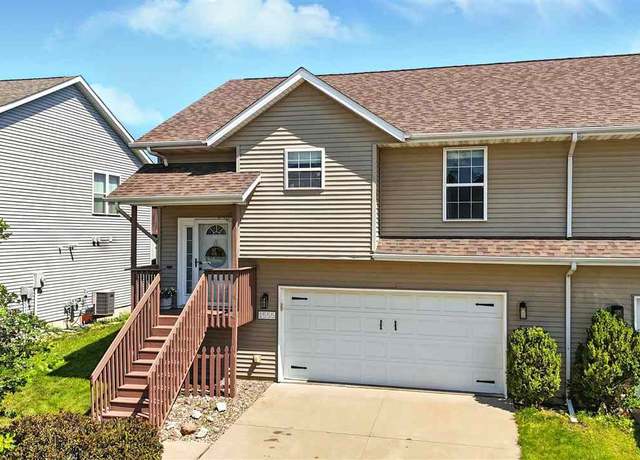 Property at 1555 Deerfield Dr, North Liberty, IA 52317, 3 beds, 2 baths