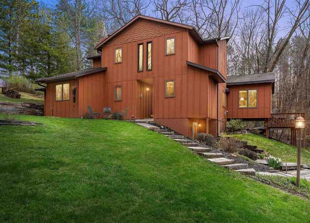 Property at 3889 Spring Street St NE, Solon, IA 52333, 4 beds, 2.5 baths