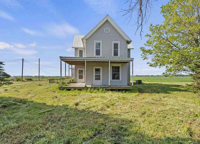 Property at 2420 220th St, Mt Pleasant, IA 52641, 4 beds, 2 baths