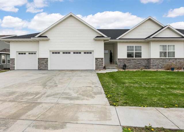 Property at 933 Commercial St, Lisbon, IA 52253, 3 beds, 3 baths
