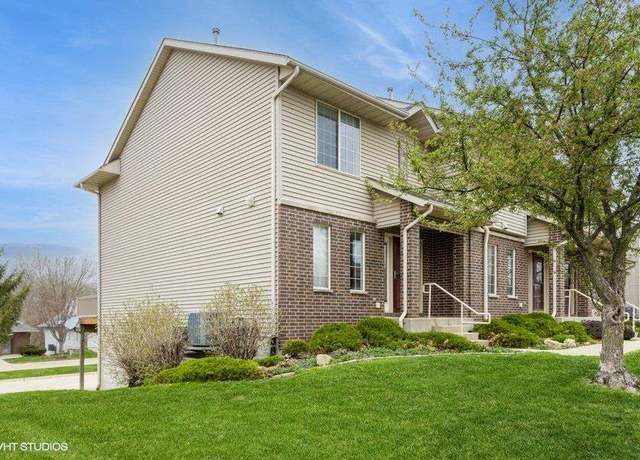 Property at 237 Camden Rd, Iowa City, IA 52245, 2 beds, 2.5 baths