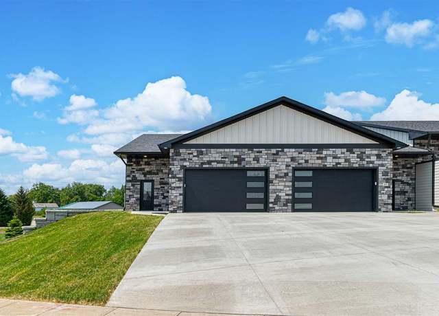 Property at 403 E Main St, Solon, IA 52333, 2 beds, 2 baths