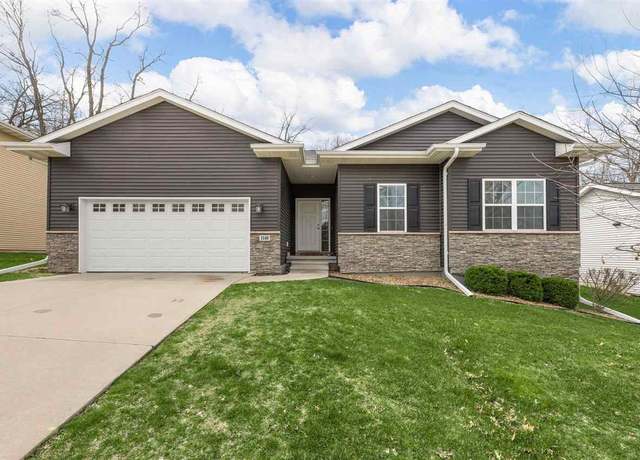 Property at 1140 Manitou Trl, Iowa City, IA 52245, 4 beds, 3 baths
