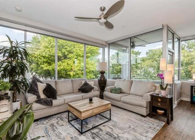 Property at 275 N Linn St, Iowa City, IA 52245, 2 beds, 2 baths
