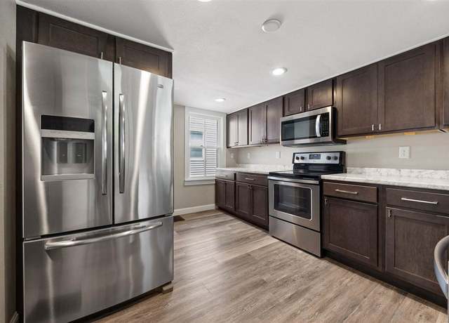 Property at 828 Church St, Iowa City, IA 52245, 3 beds, 1 bath
