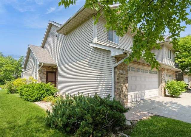 Property at 1231 Nicholas Ln, North Liberty, IA 52317, 3 beds, 2.5 baths