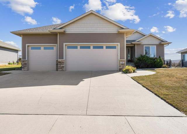 Property at 1106 Wood Lily Rd, Solon, IA 52333, 6 beds, 3 baths